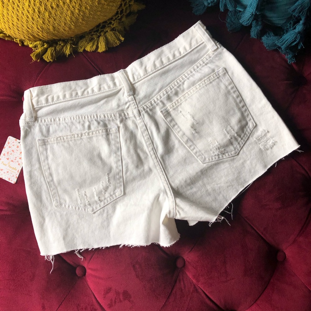 We The Free - Free People White Out Shorts - Women’s 29 - Picture 2 of 6